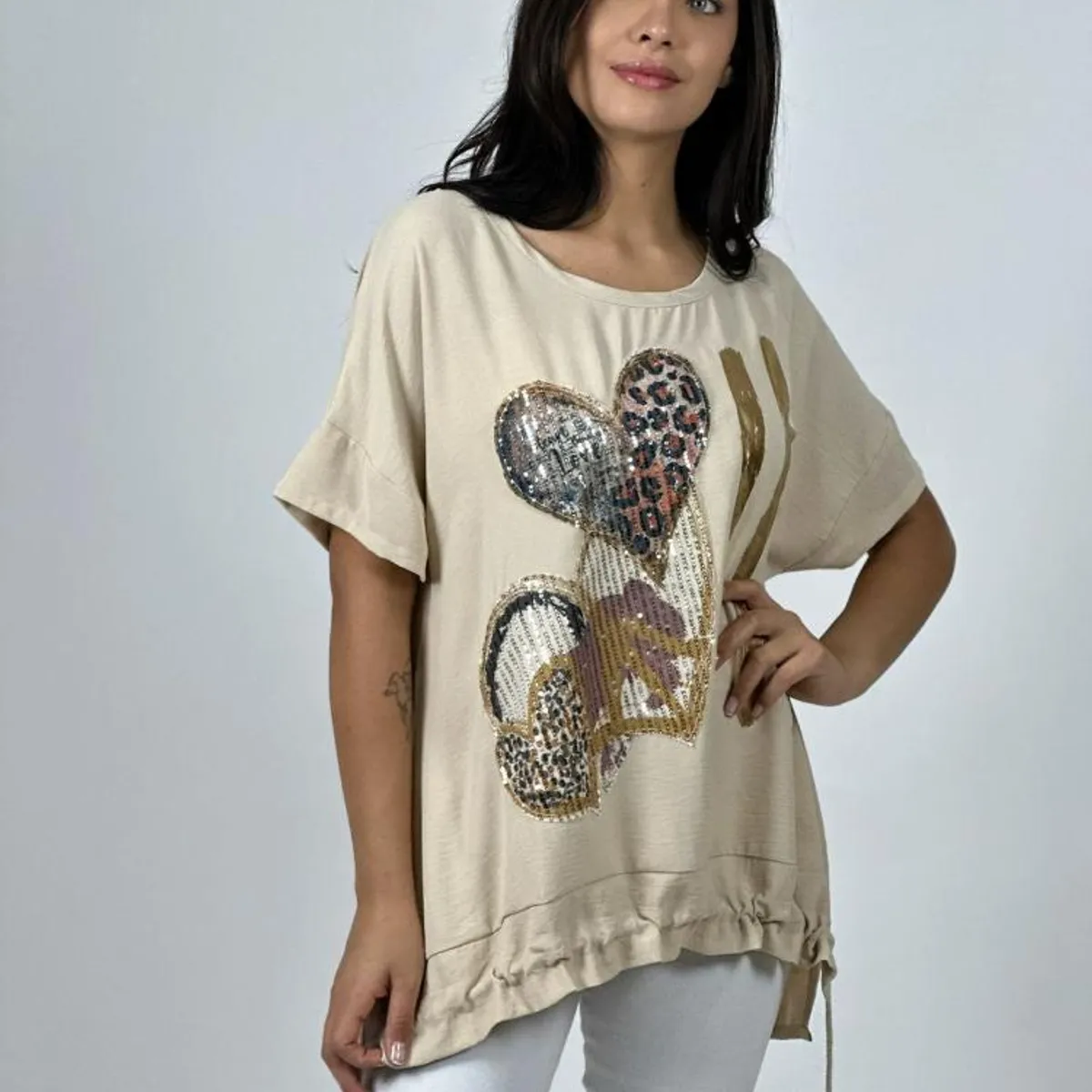 ENIGMATICA BOUTIQUE - Polera Crepé 3 Corazones Print