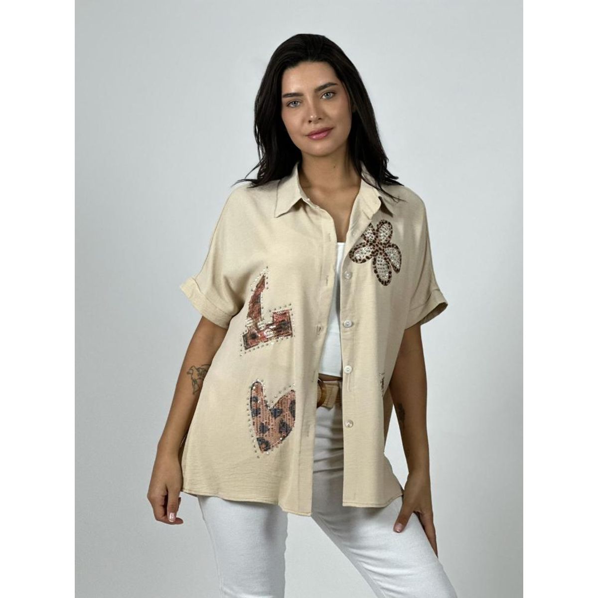 ENIGMATICA BOUTIQUE - Blusa Crepé Love Print Chic con Brillos