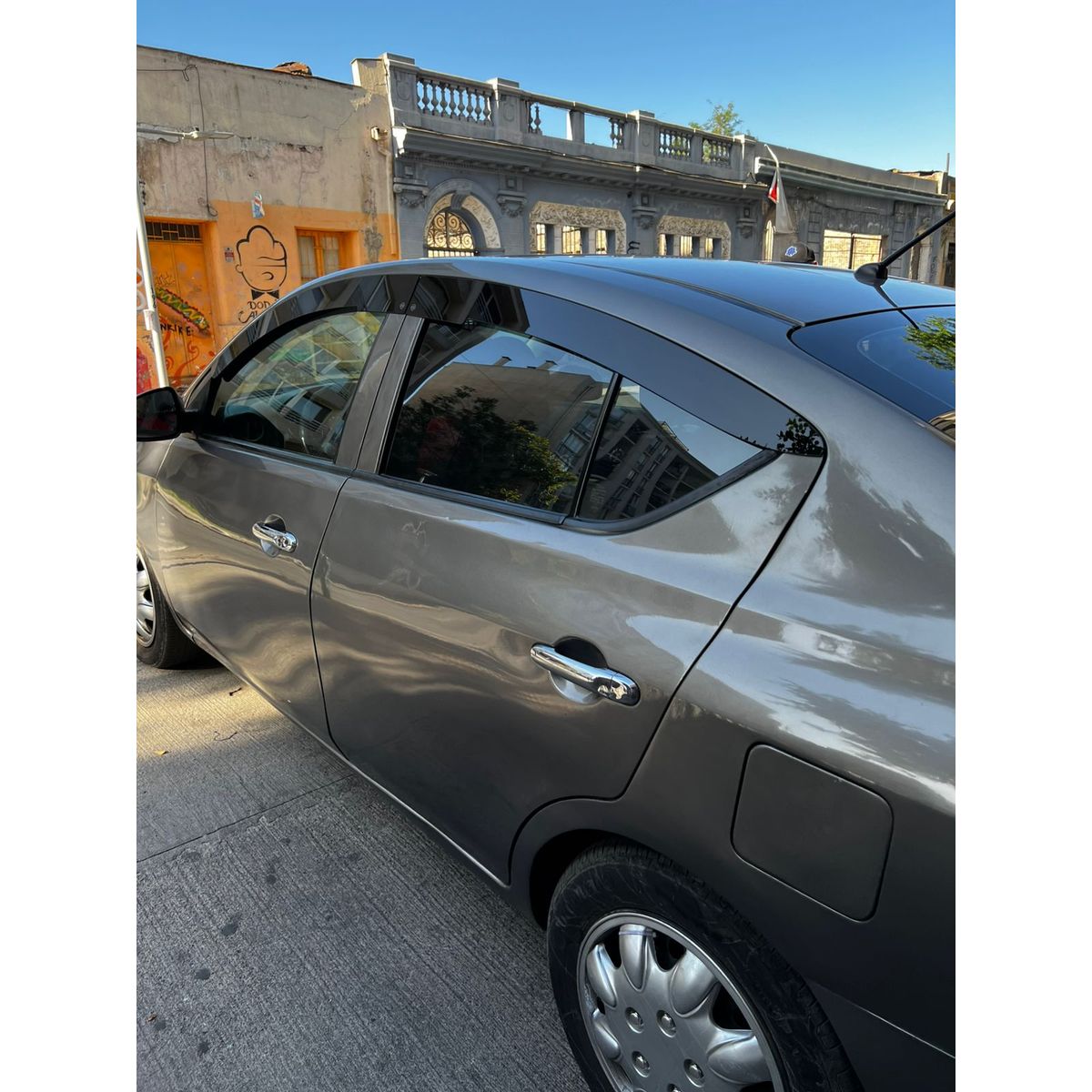 GENERICO - Bota Aguas de Acrílico 2mm plano Negro Brillante a Medida para auto Nissan Versa 2012 a 2019