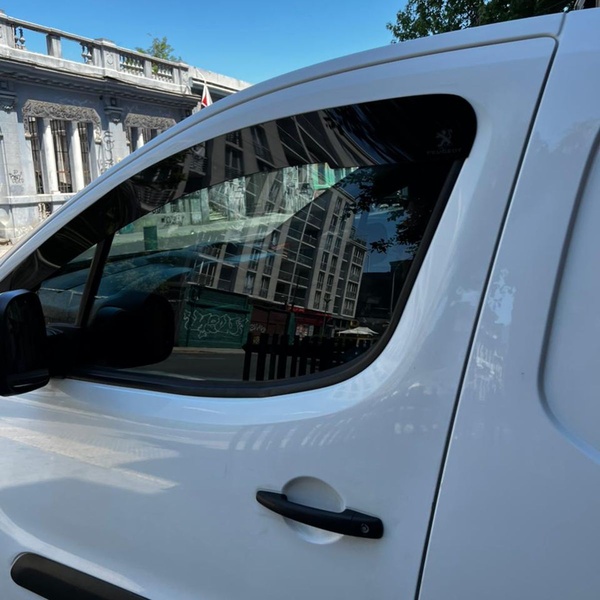 GENERICO - Bota Aguas Acrílico 2mm plano Negro Brillante a Medida para Furgón Peugeot Partner 2008 a 2018