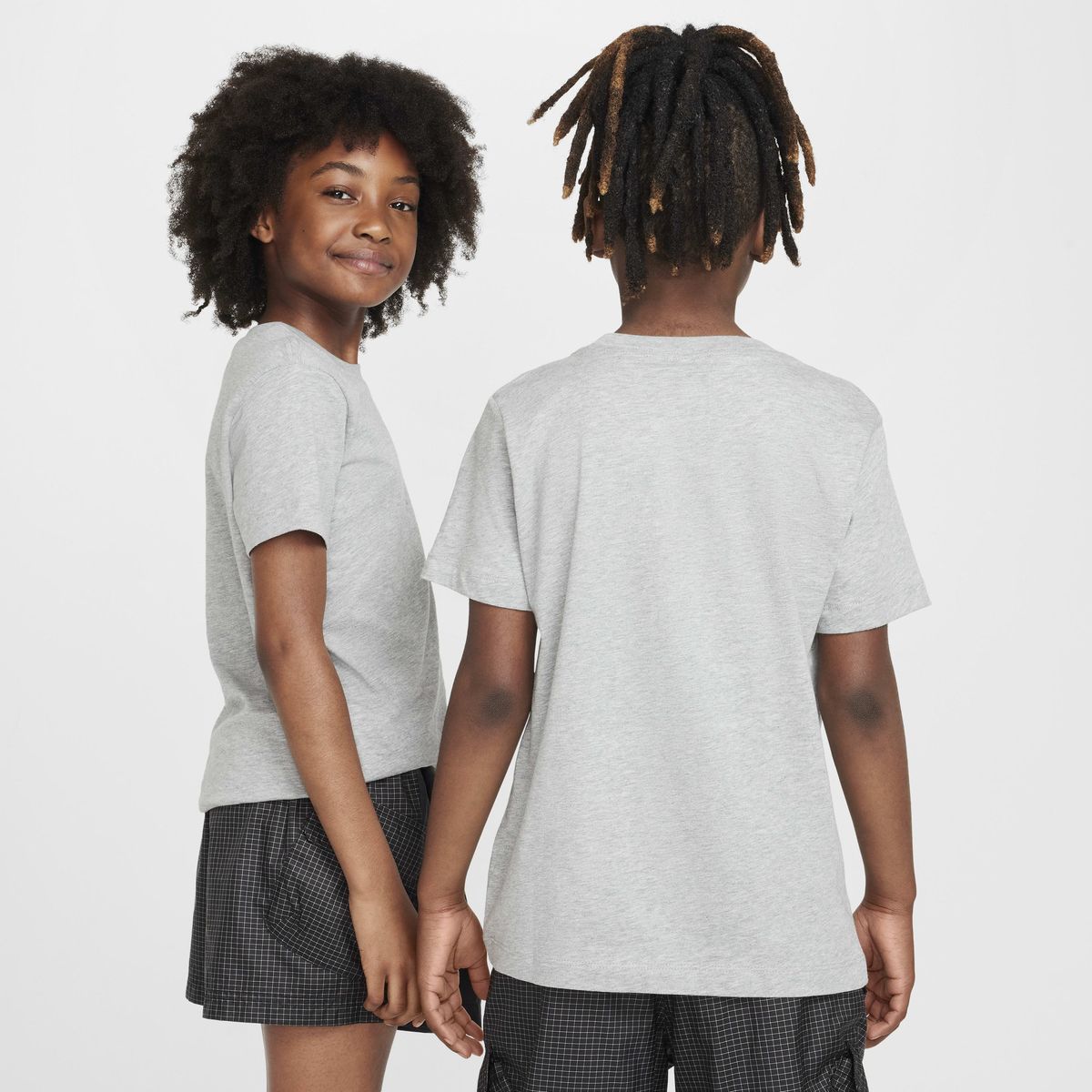 NIKE - Polera Nike Sportswear Gris NiÃ±os