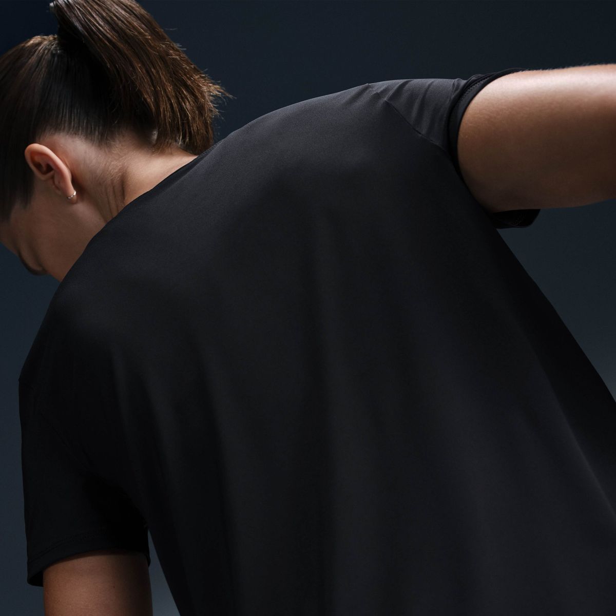 NIKE - Polera Nike One Swoosh Negro Mujer