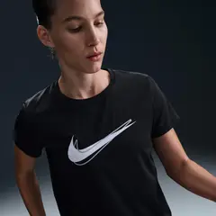 NIKE - Polera One Swoosh Negro Mujer