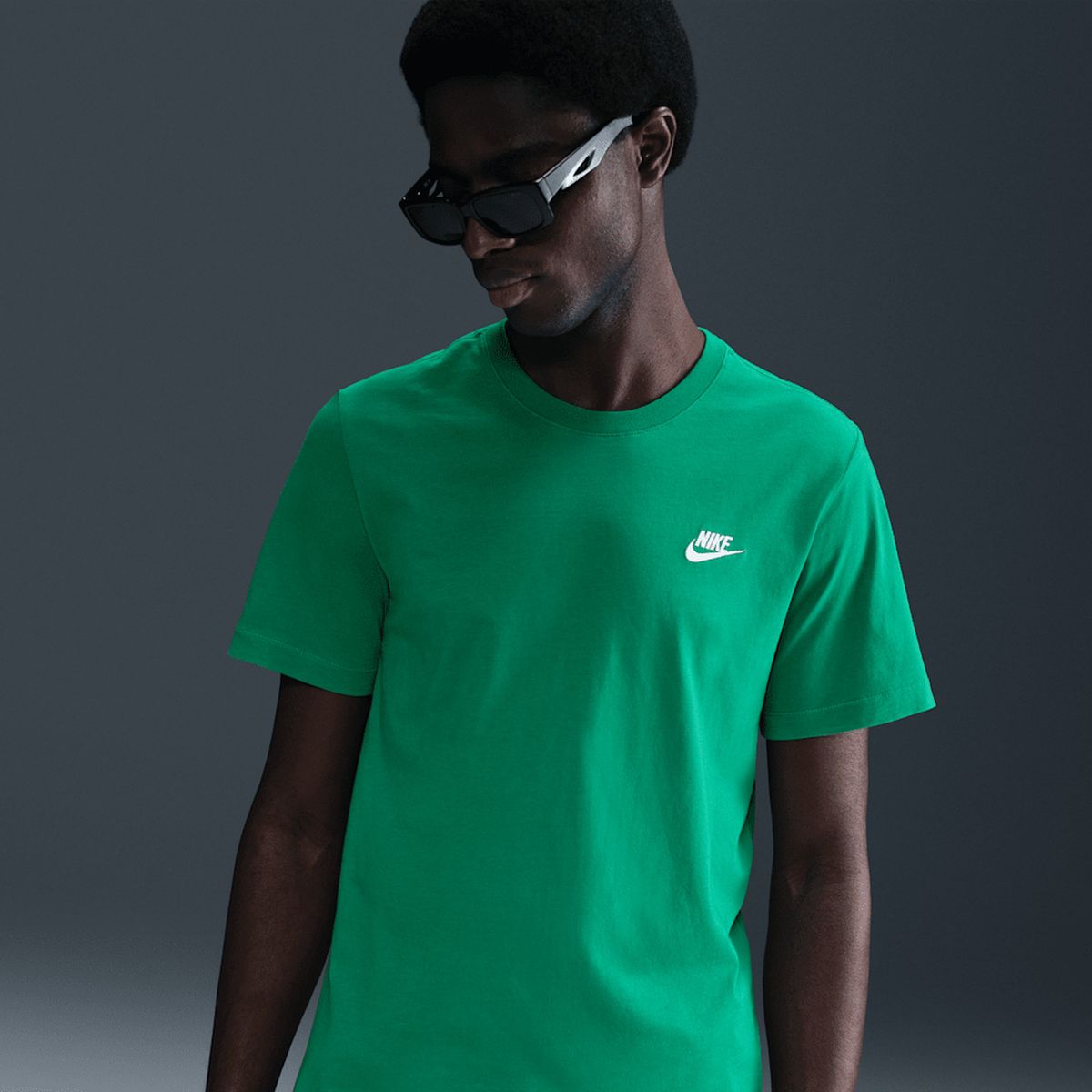 NIKE - Polera M Nsw Club Tee Verde Hombre