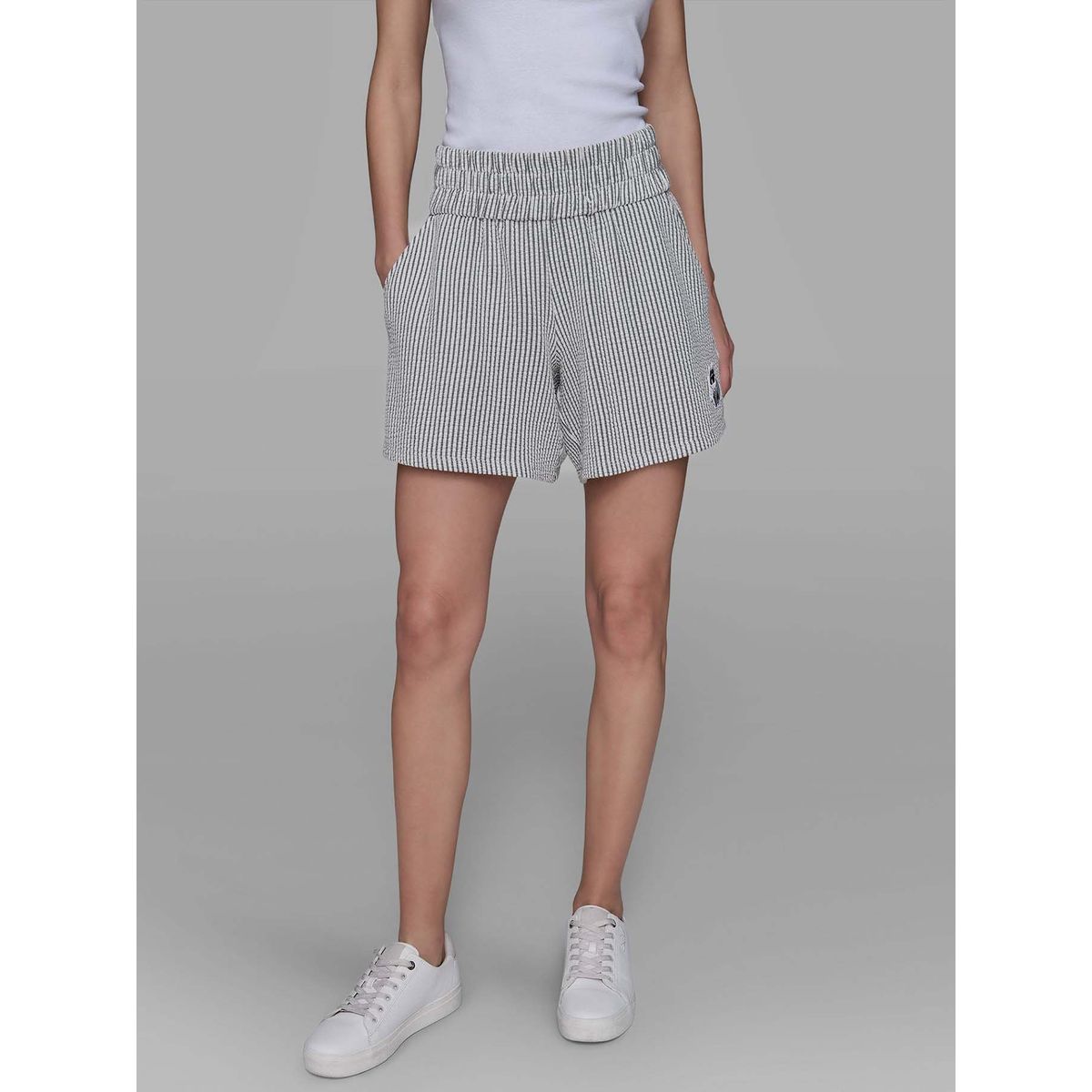 KARL LAGERFELD - Short con parche