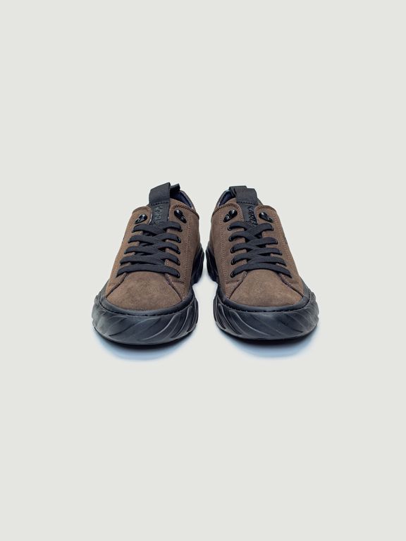 Zapatillas de gamuza de perfil bajo con logo bordado Cafe