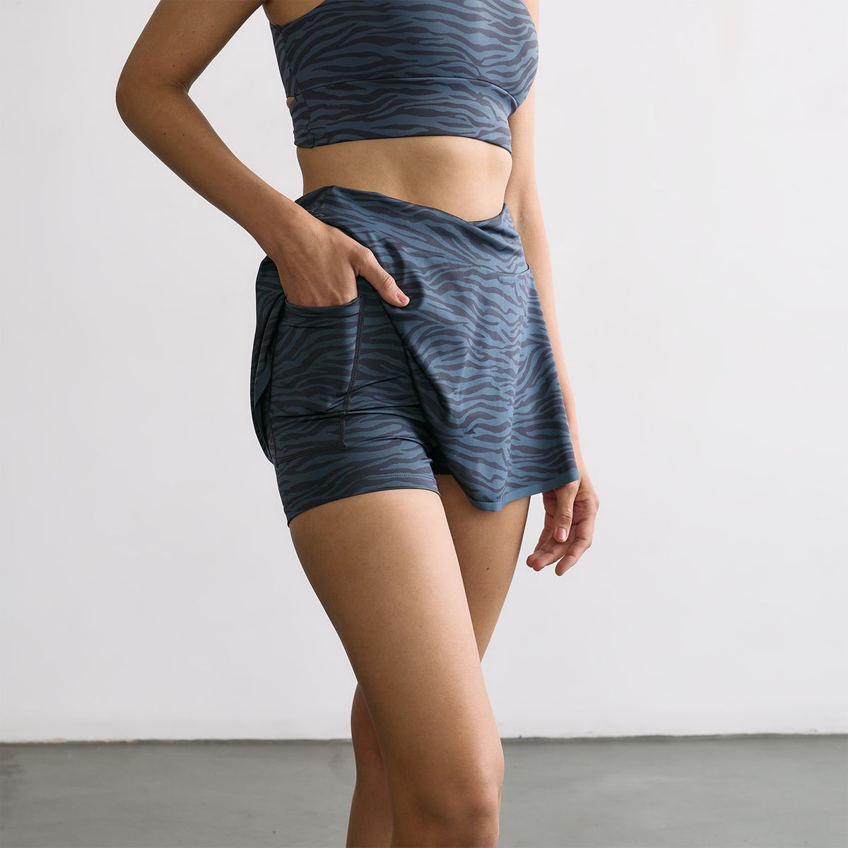 LOUNGE - Falda Short Cebra Active