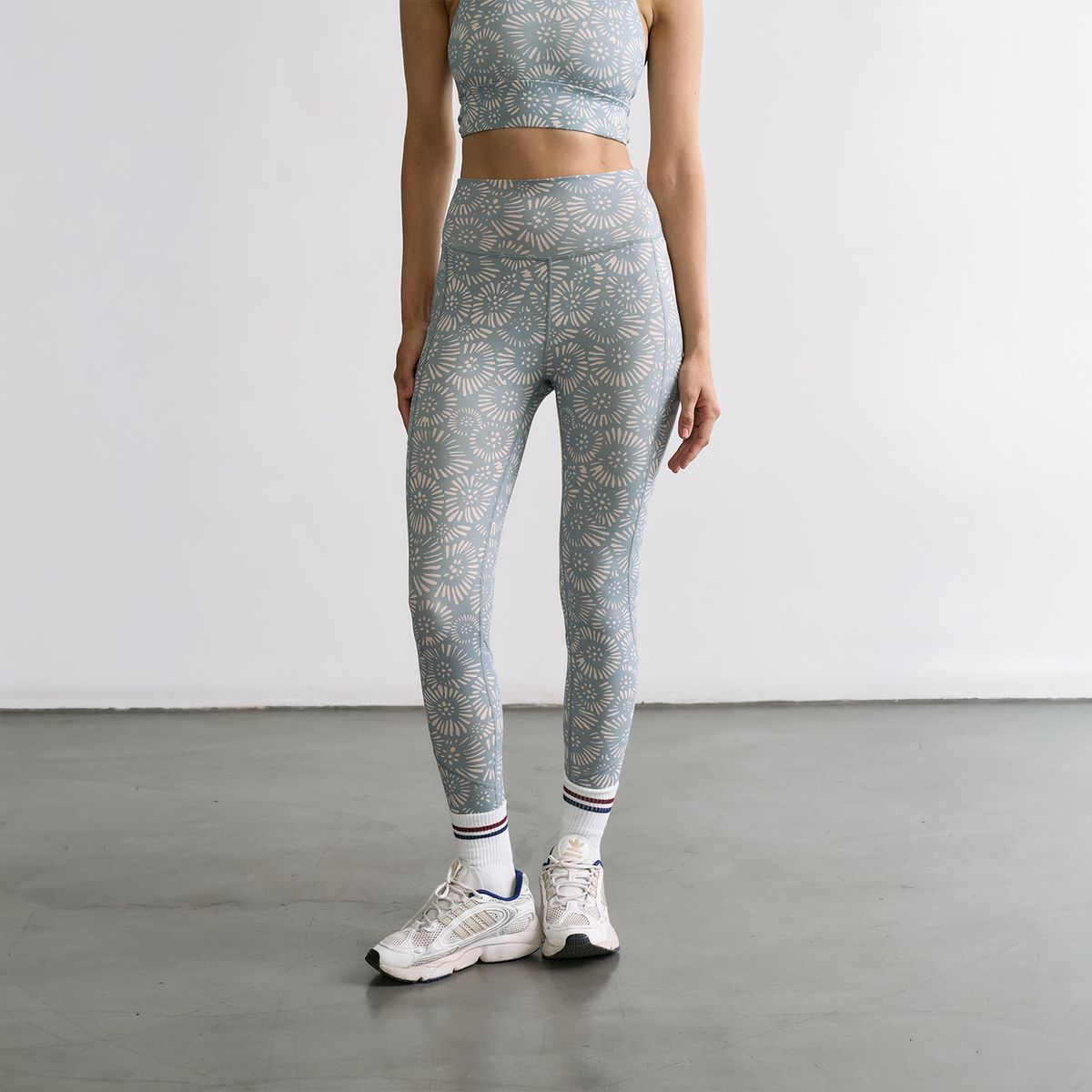 LOUNGE - Calza Deportiva Flores Active