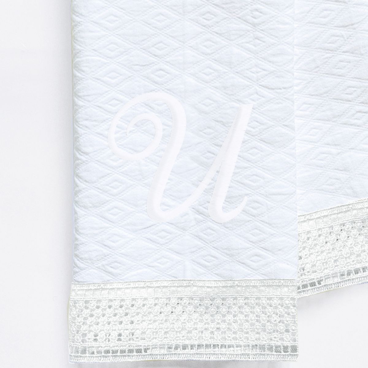 NINA HERRERA - Toalla de Visita Piqué Rombos Letra U Blanco