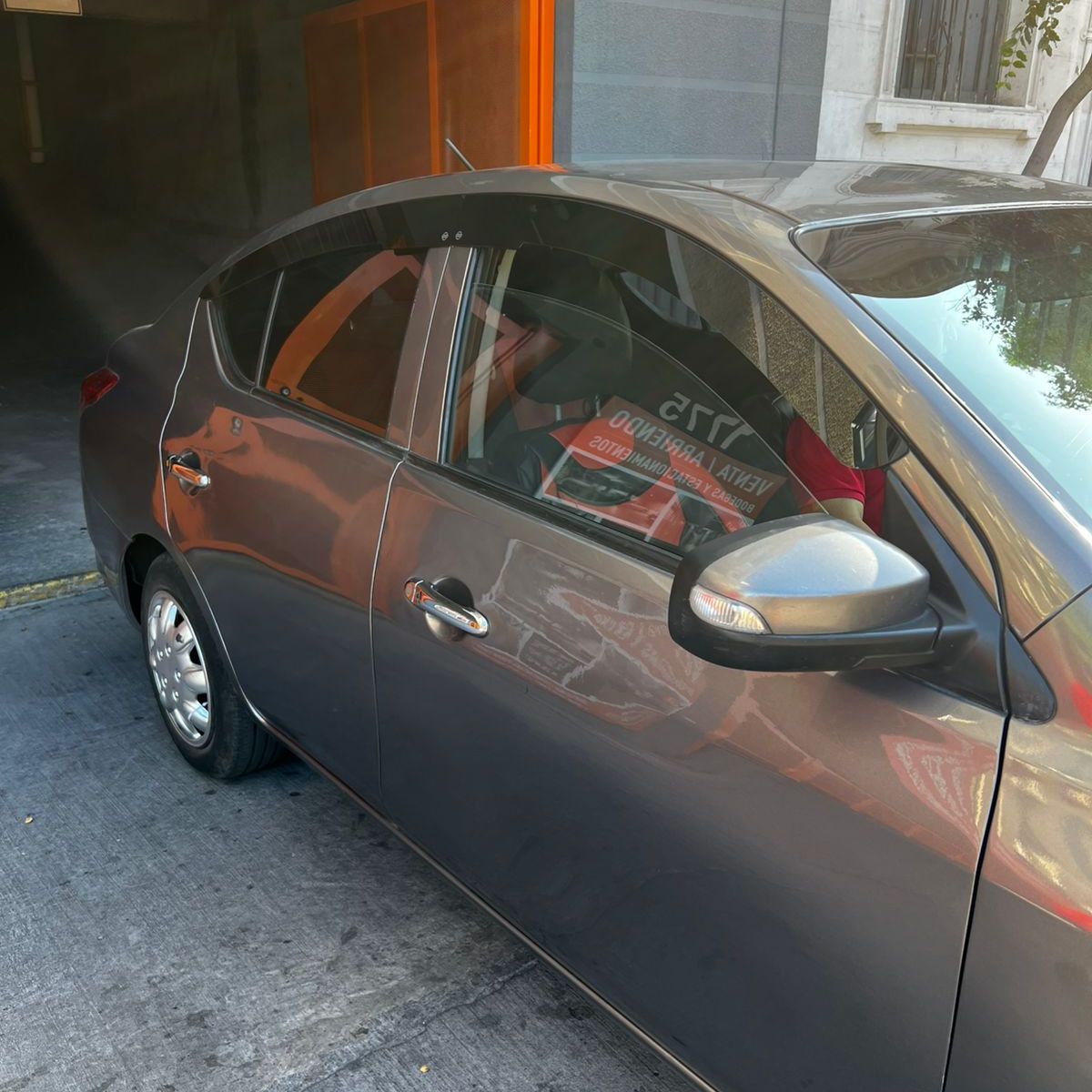 GENERICO - Bota Aguas de Acrílico 2mm plano Negro Brillante a Medida para auto Nissan Versa 2012 a 2019
