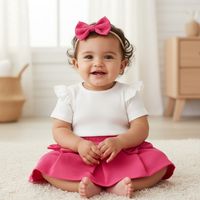 Conjunto Para Niña De 3 Prendas Polera Blanco Manga Corta + Falda Y Lazo Cotele Fucsia CJ028