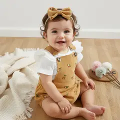 CHINA - Conjunto Para Niña De 2 Prendas Polera Manga Corta Blanco + Jardinera Cotele Mostaza Y Lazo CJ067