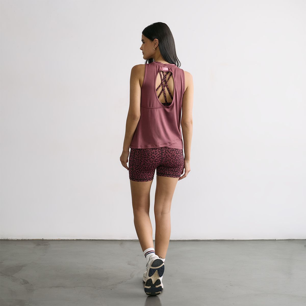 LOUNGE - Polera Deportiva Sin Mangas Relax Fit Active LOUNGE