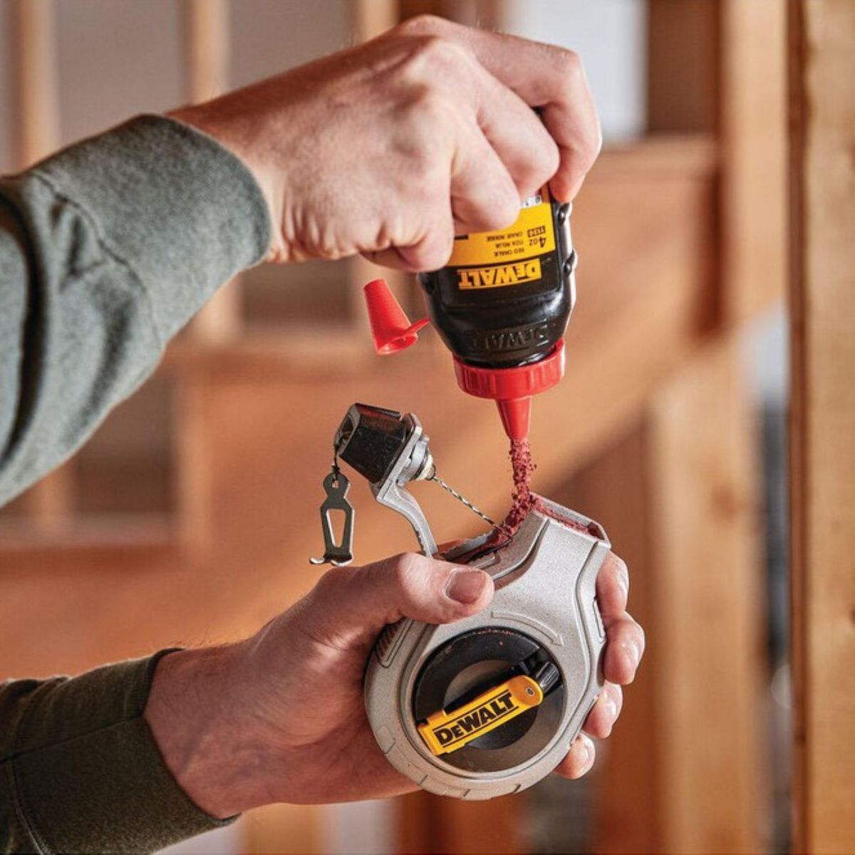 DEWALT - Tiza Roja Escala de Permanencia 3 Dewalt 226g DWHT47048L