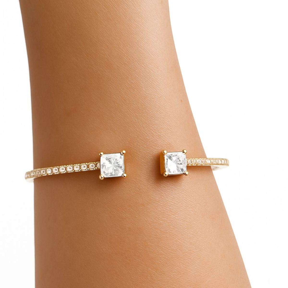 JOYAS LANDEROS - Pulsera Esclava Cristales Enchapada en oro de 18k 65mm Diámetro