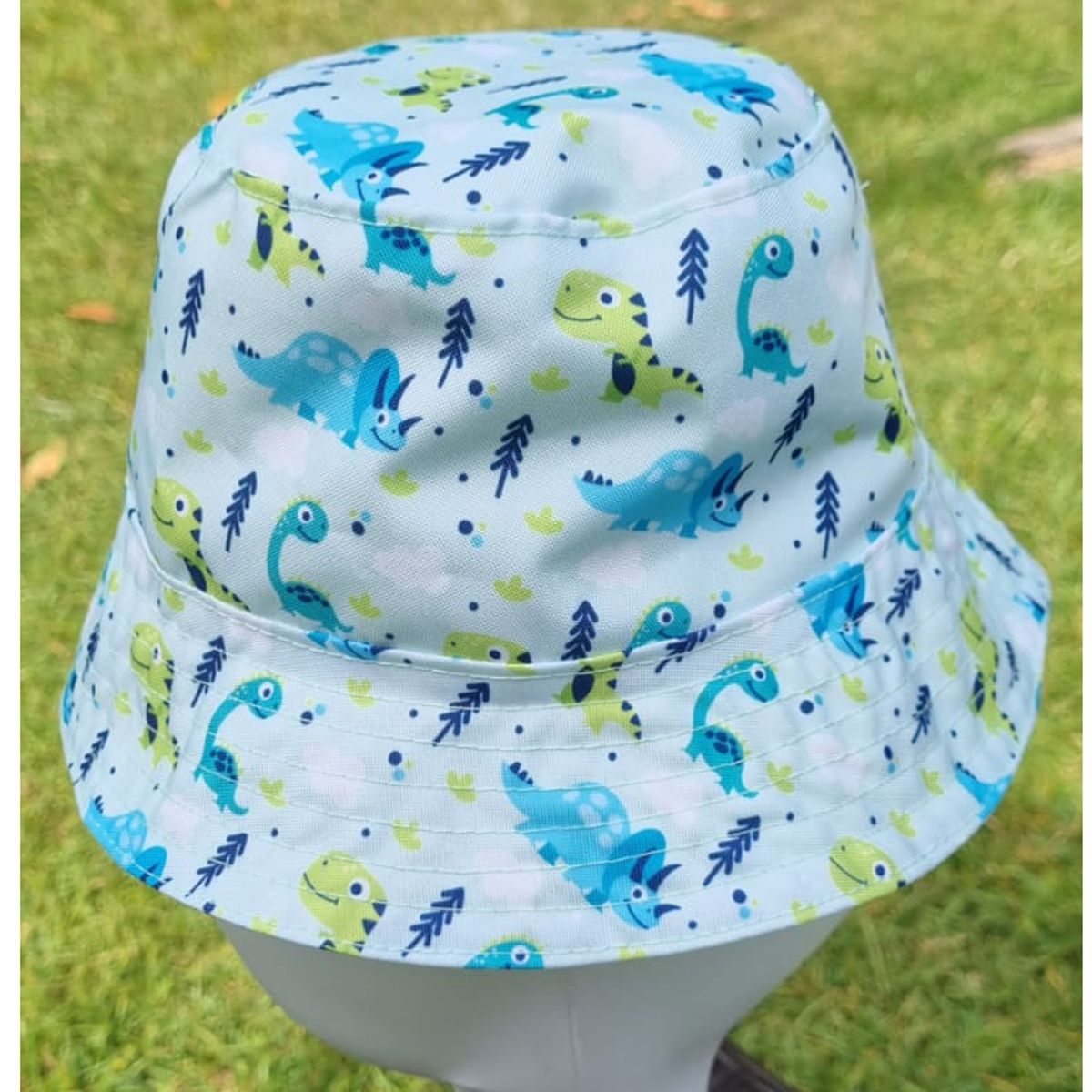EL ESPACIO DE TOMMY - Gorro infantil Bucket Hat diseño dinosaurios
