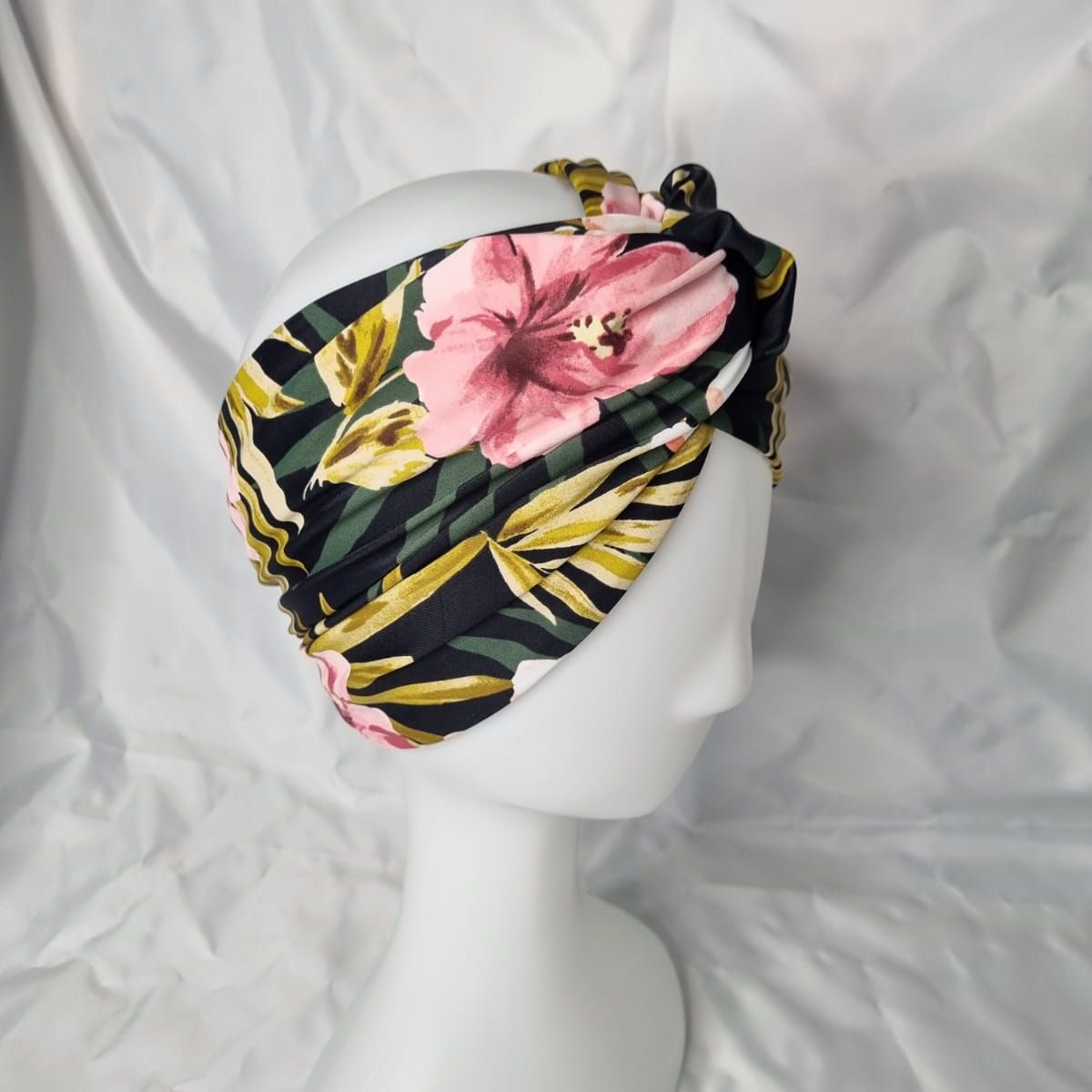 EL ESPACIO DE TOMMY - Turbante cintillo clínico lycra negro flores