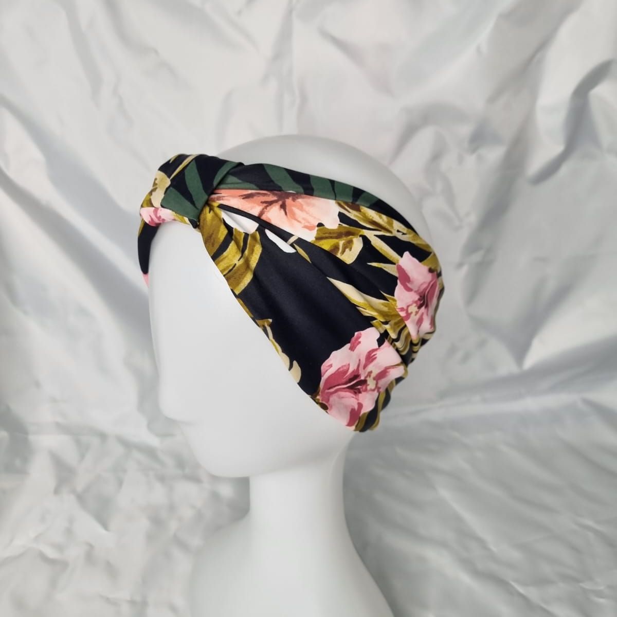 EL ESPACIO DE TOMMY - Turbante cintillo clínico lycra negro flores