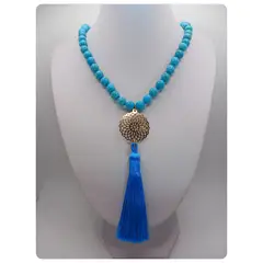 CAT JOYAS - Collar de turquesa con mandala enchapada en oro y borla de seda