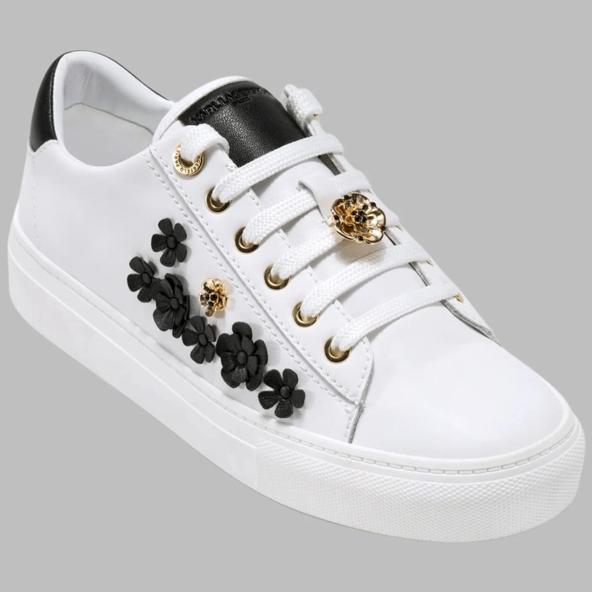 KARL LAGERFELD - Zapatillas blancas con aplicaciones florales y detalles metálicos