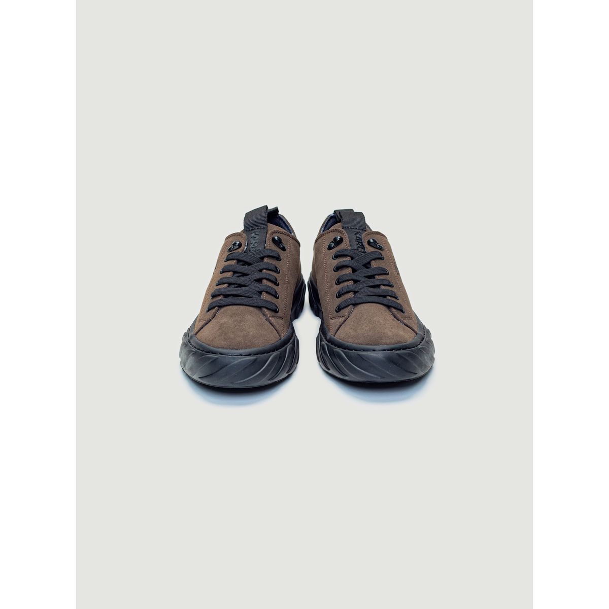 KARL LAGERFELD - Zapatillas de gamuza de perfil bajo con logo bordado