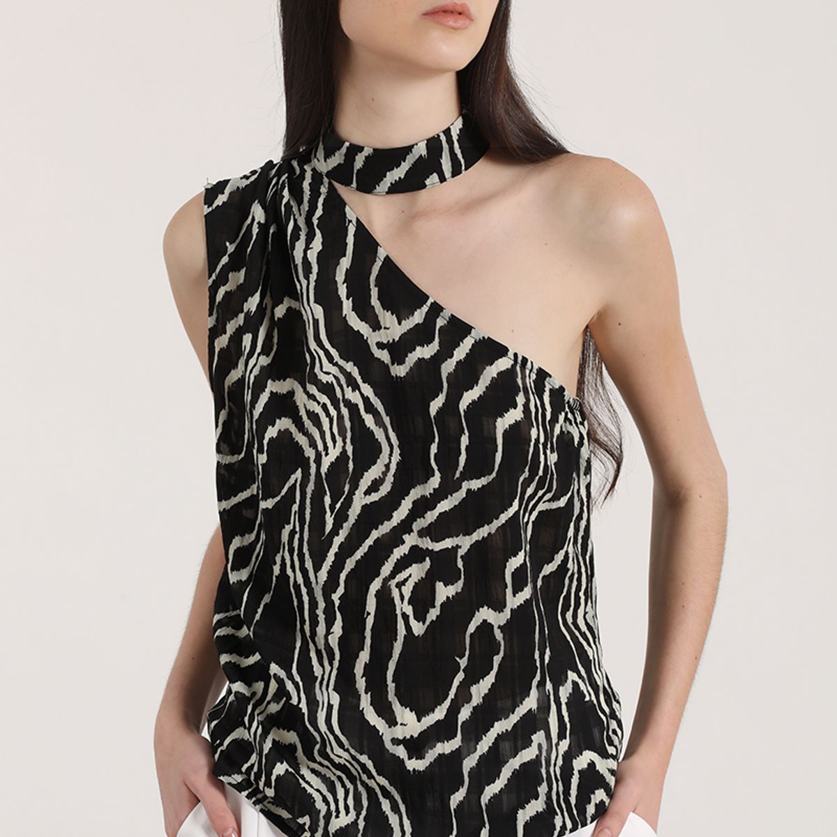 LIOLA - Top asimétrico estampado mujer Liola negro