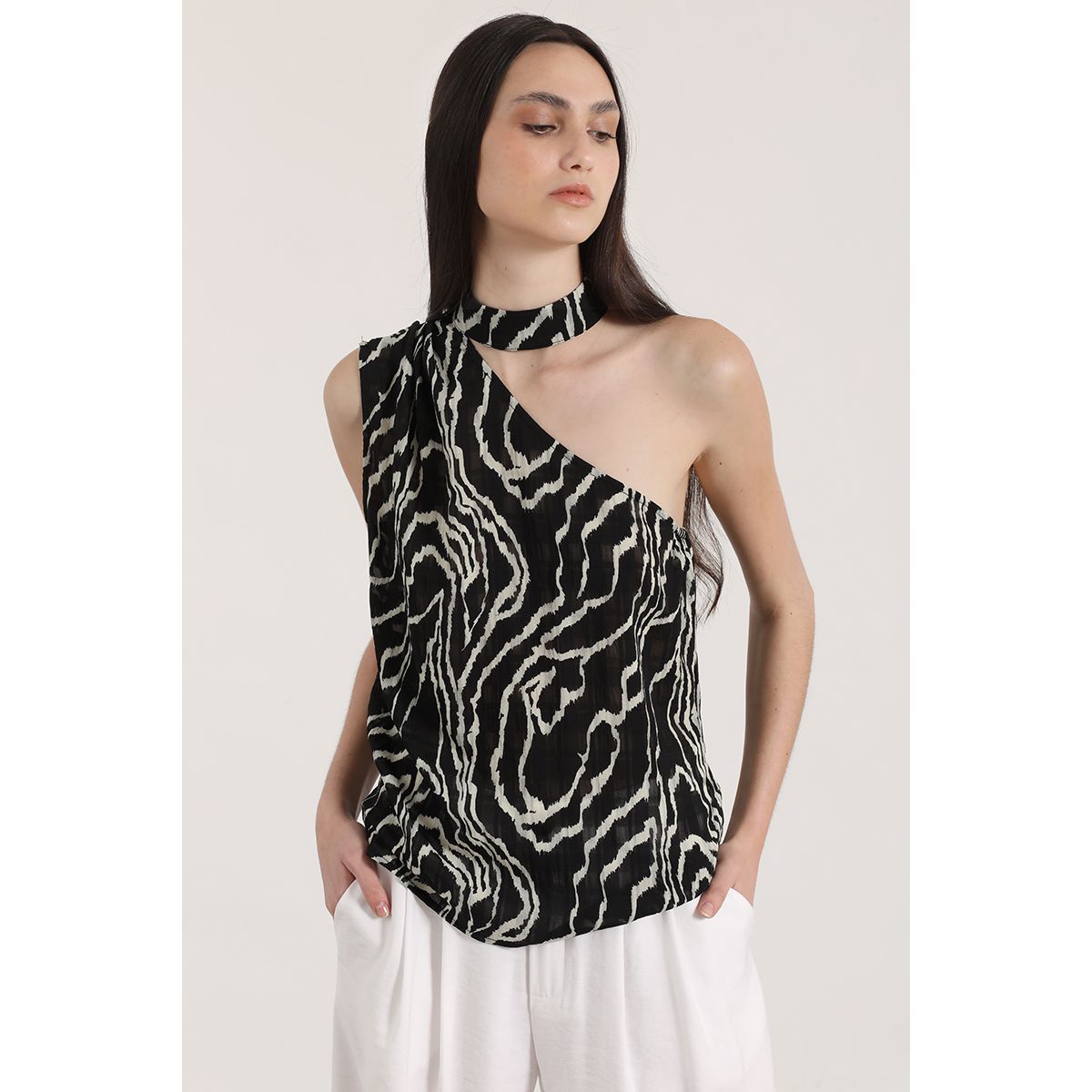 LIOLA - Top asimétrico estampado mujer Liola negro