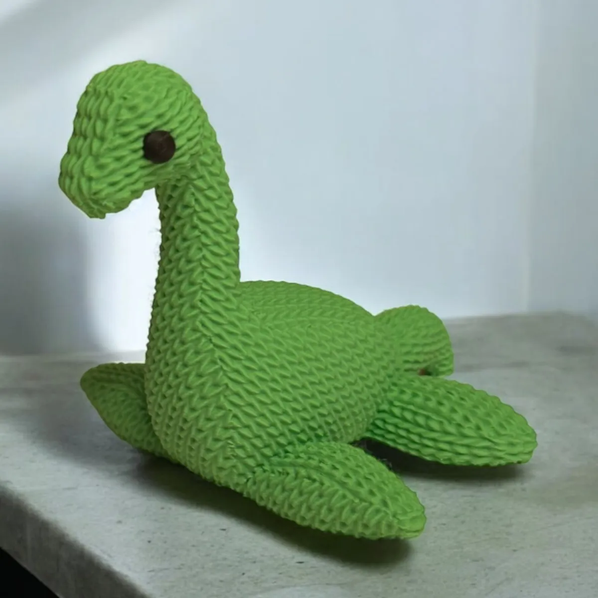 GENERICO - Figura Decoración- Monstruo del Lago Ness Tejido