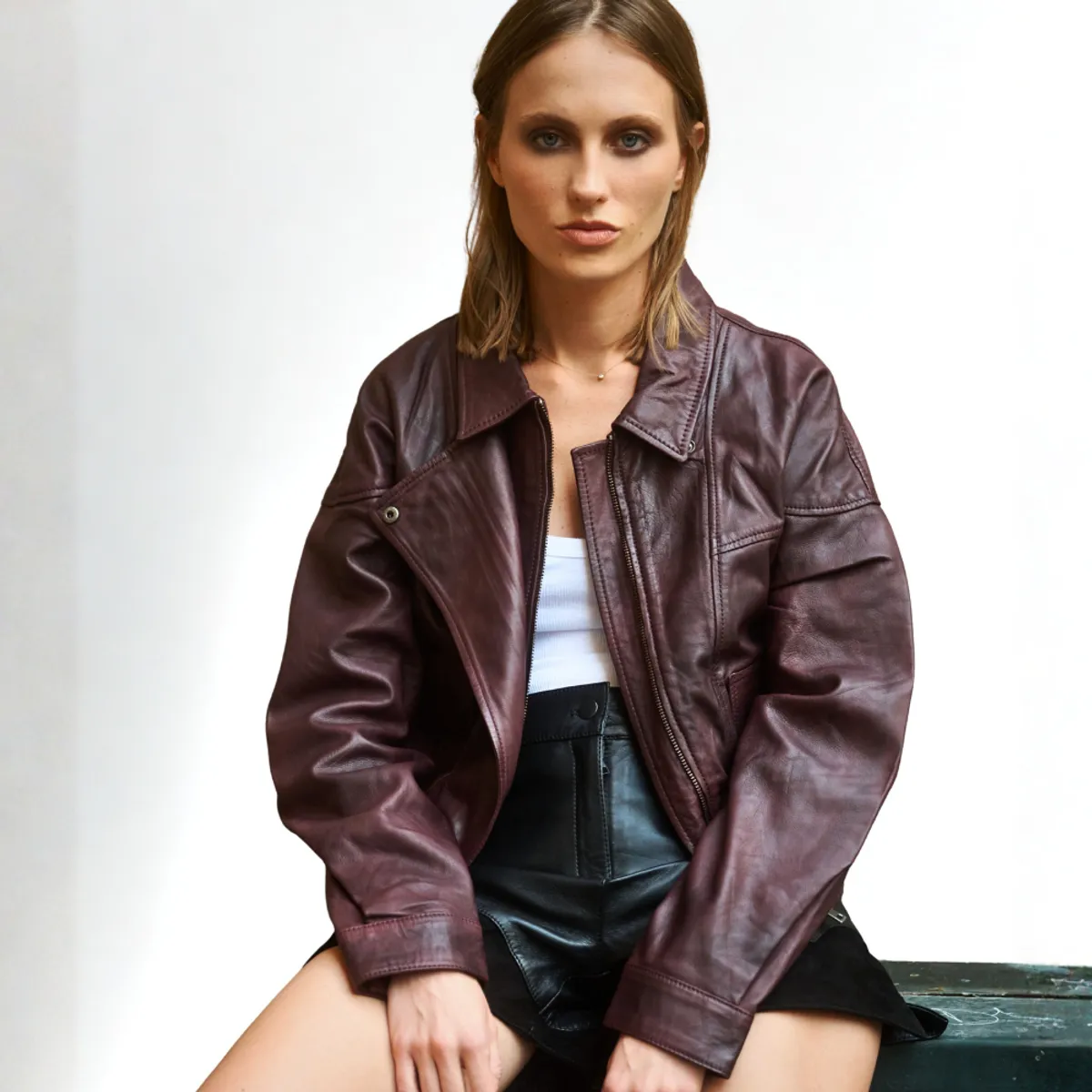 HER - BOMBER DE CUERO BURDEO