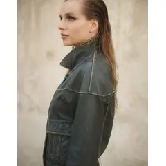 HER - BOMBER DE CUERO NEGRA