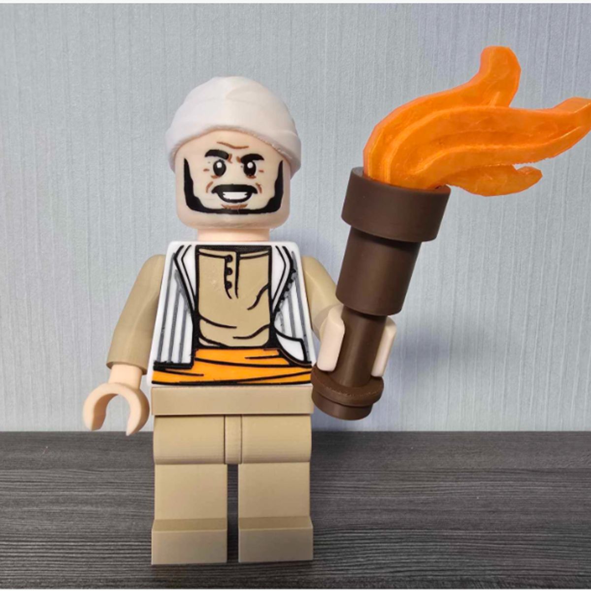 GENERICO - Sallah Indiana Jones - Figura decorativa