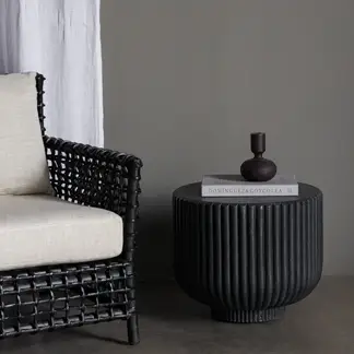 FORASTERO - Mesa Lateral Garazi Negro