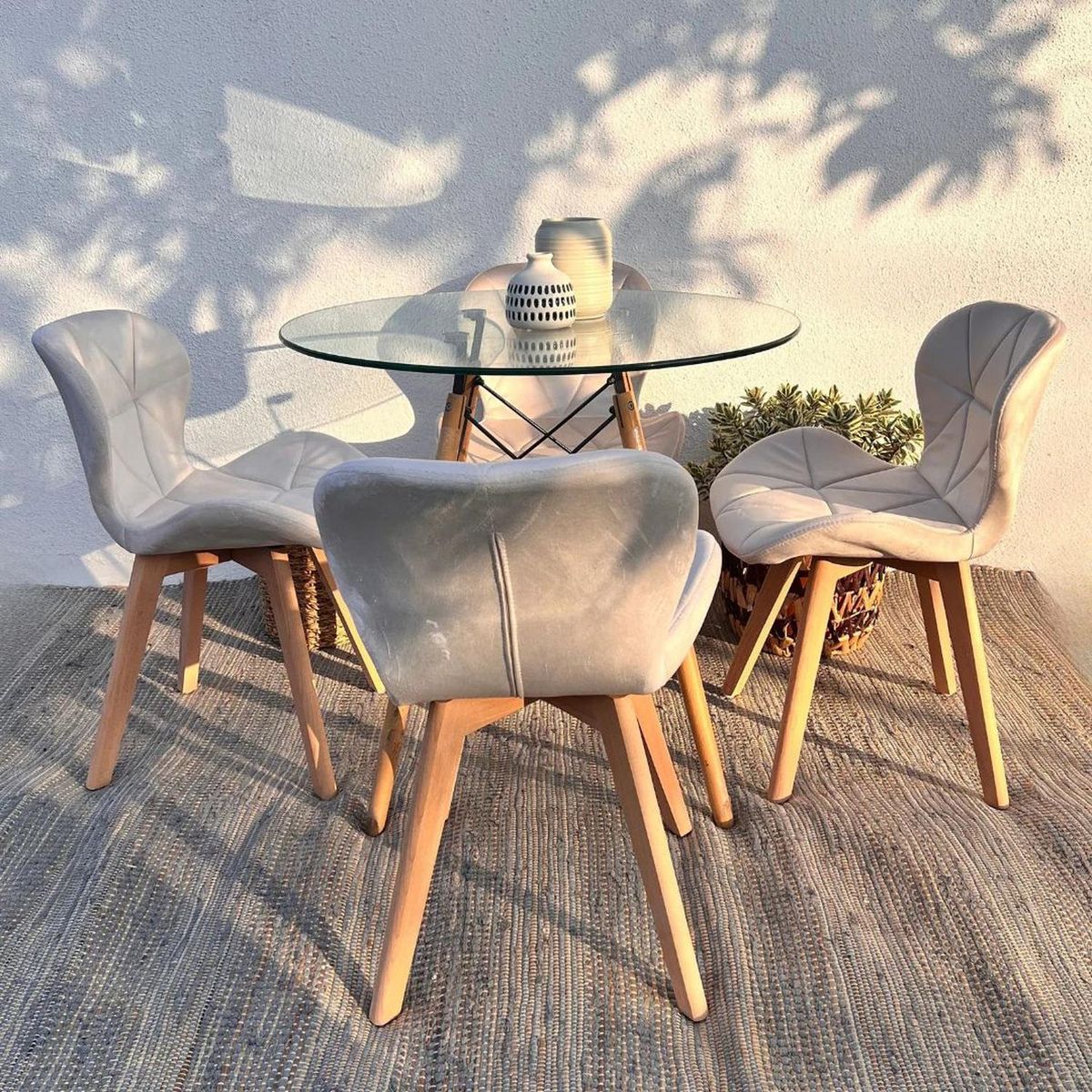 PANDALINO - Comedor Redondo Mesa Elida 80cm + 4 Sillones Rubik Beige Felpa