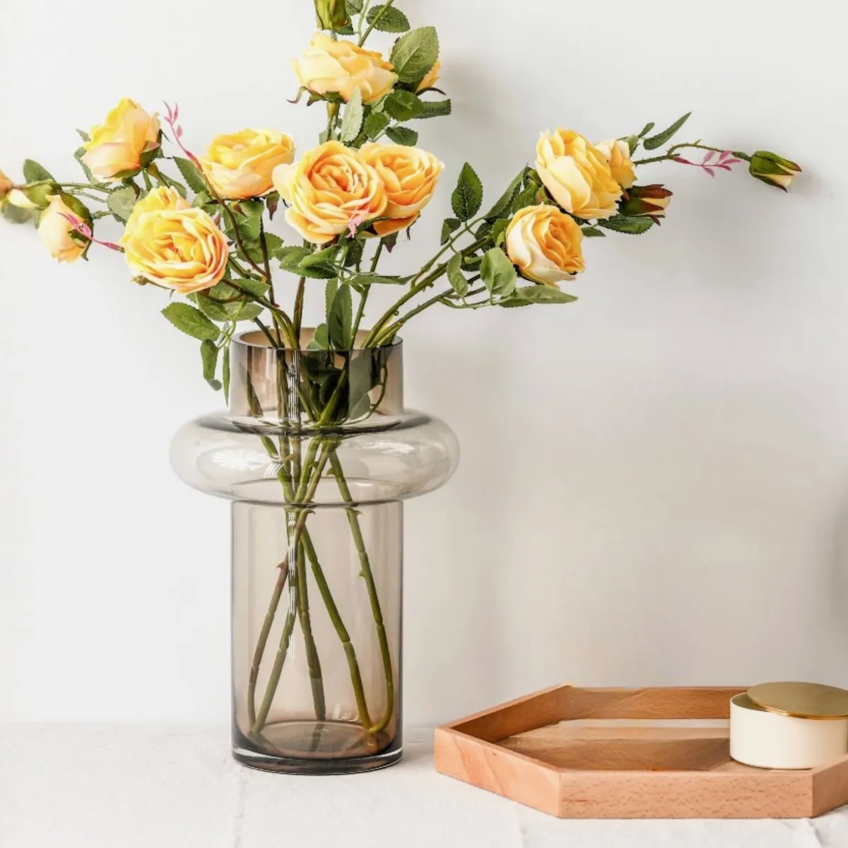 SANTU HOME & DECO - Florero de Vidrio Anillo Ambar Gastado Figura Deco