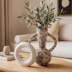 SANTU HOME & DECO - Set Jarrón y Figura Deco Cerámica Kora Origenes