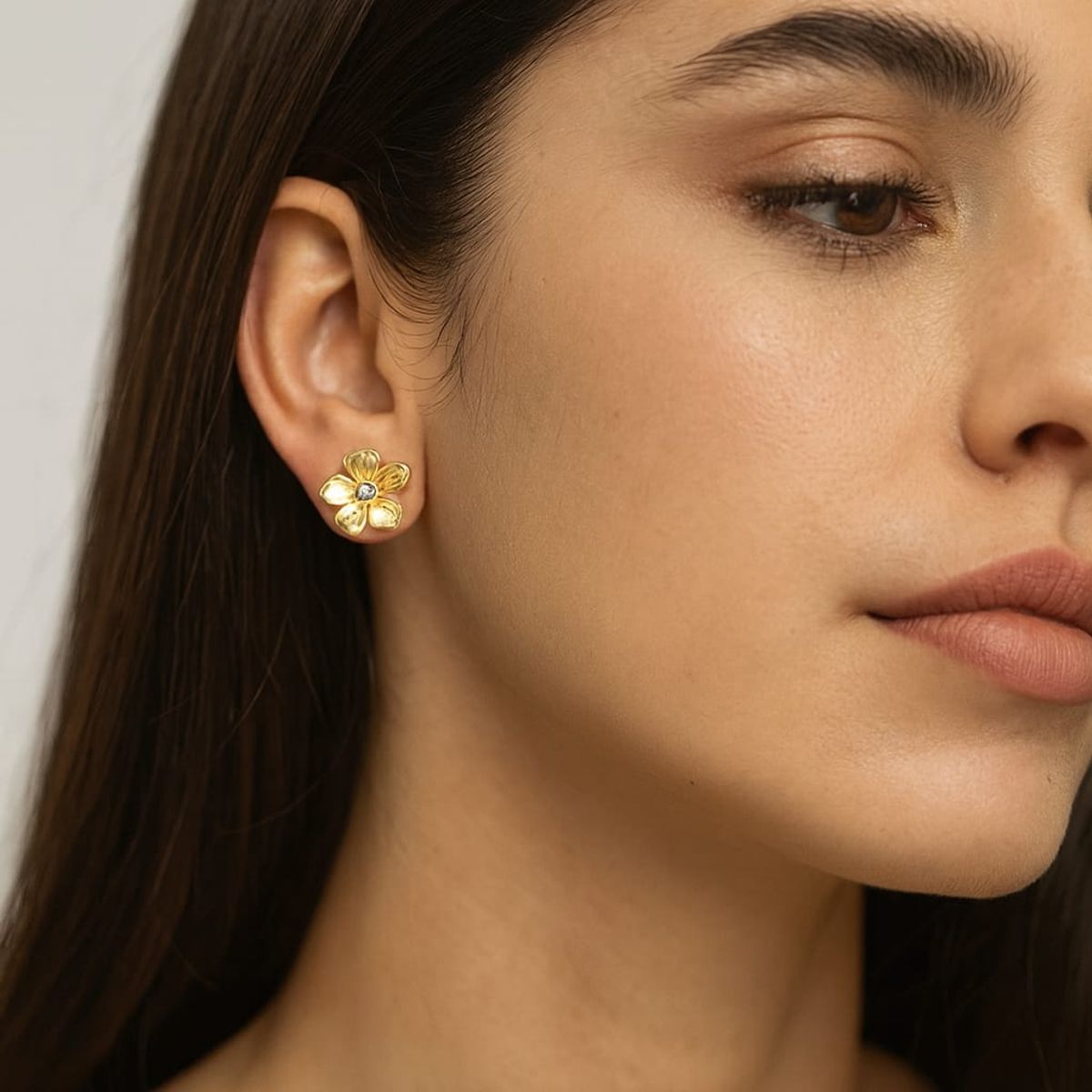 JOYAS LANDEROS - Aro Flor Circón Enchapado en Oro de 18k