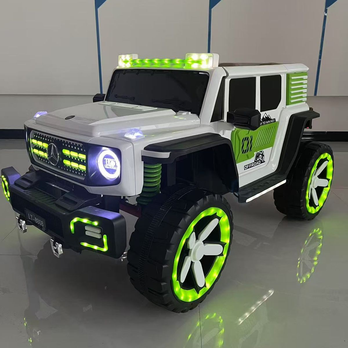 GENERICO - Auto A Bateria 12v Jeep Con Control Remoto Blanco 8808