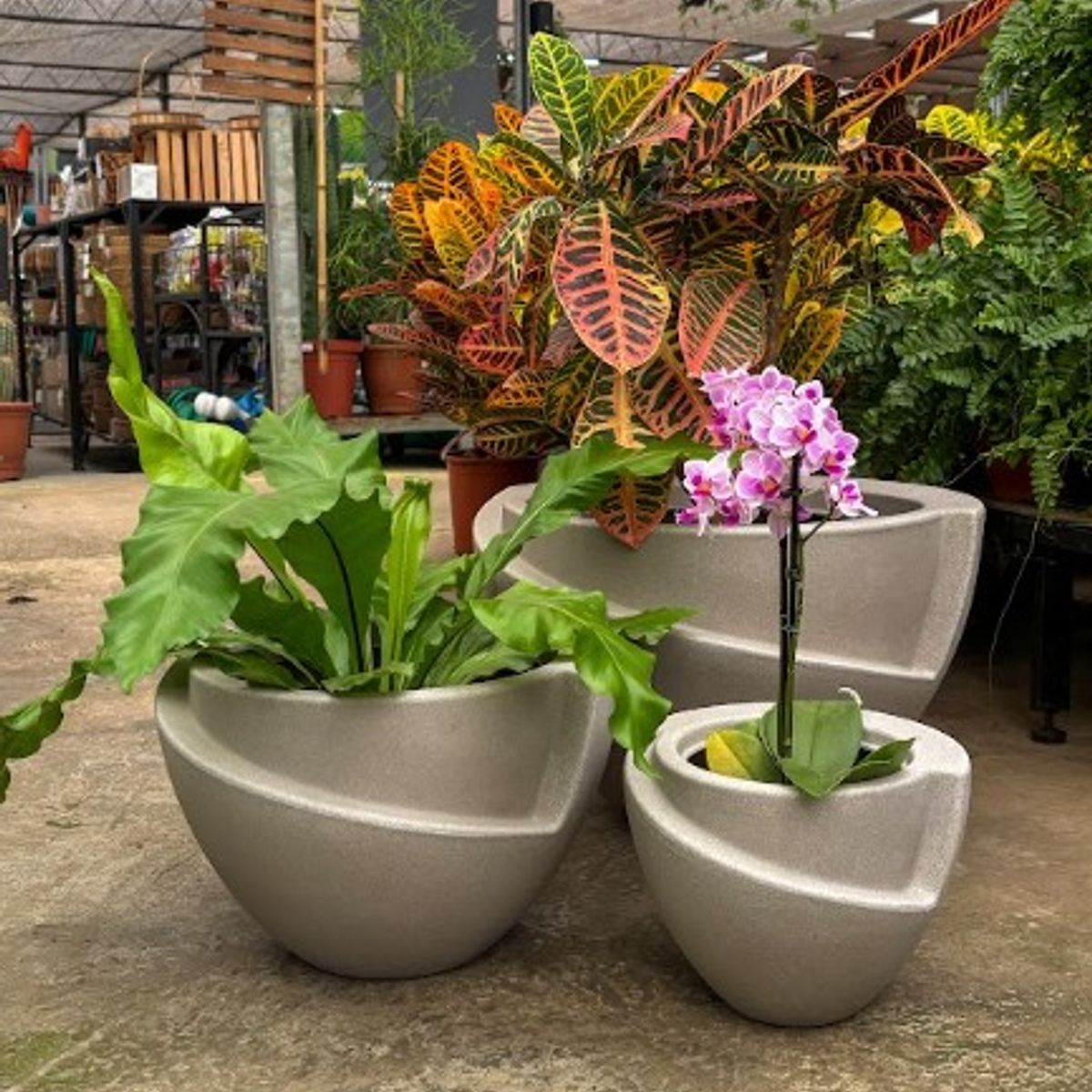 GENERICO - MACETERO CEMENTO MODELO CURITIBA 24CM ALTO