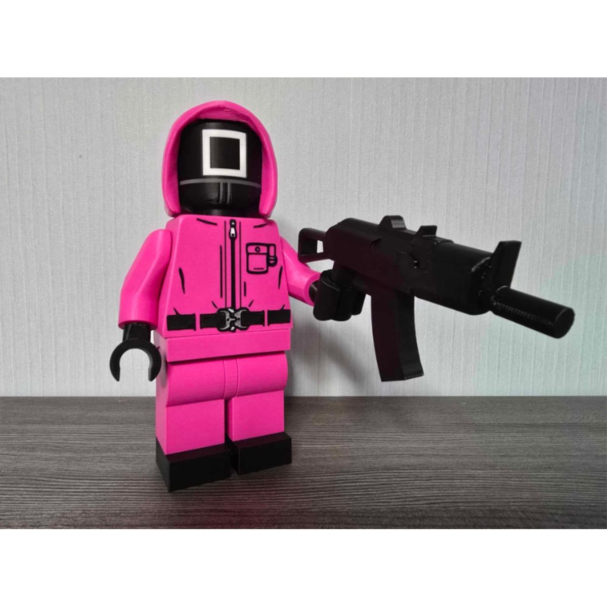 GENERICO - Squid Game Guardia Cuadrado - Figura decorativa