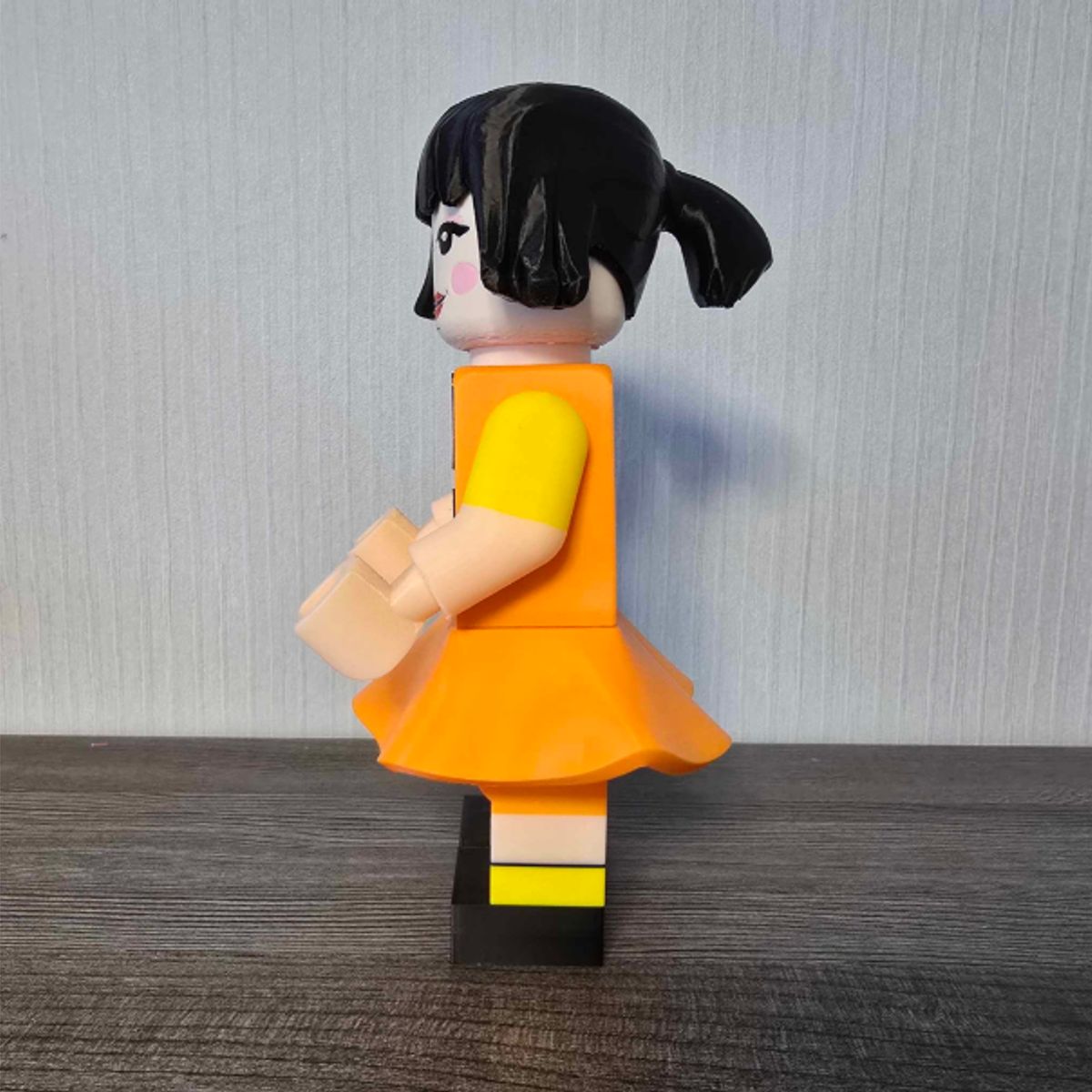 GENERICO - Squid Game Muñeca Young-Hee - Figura decorativa