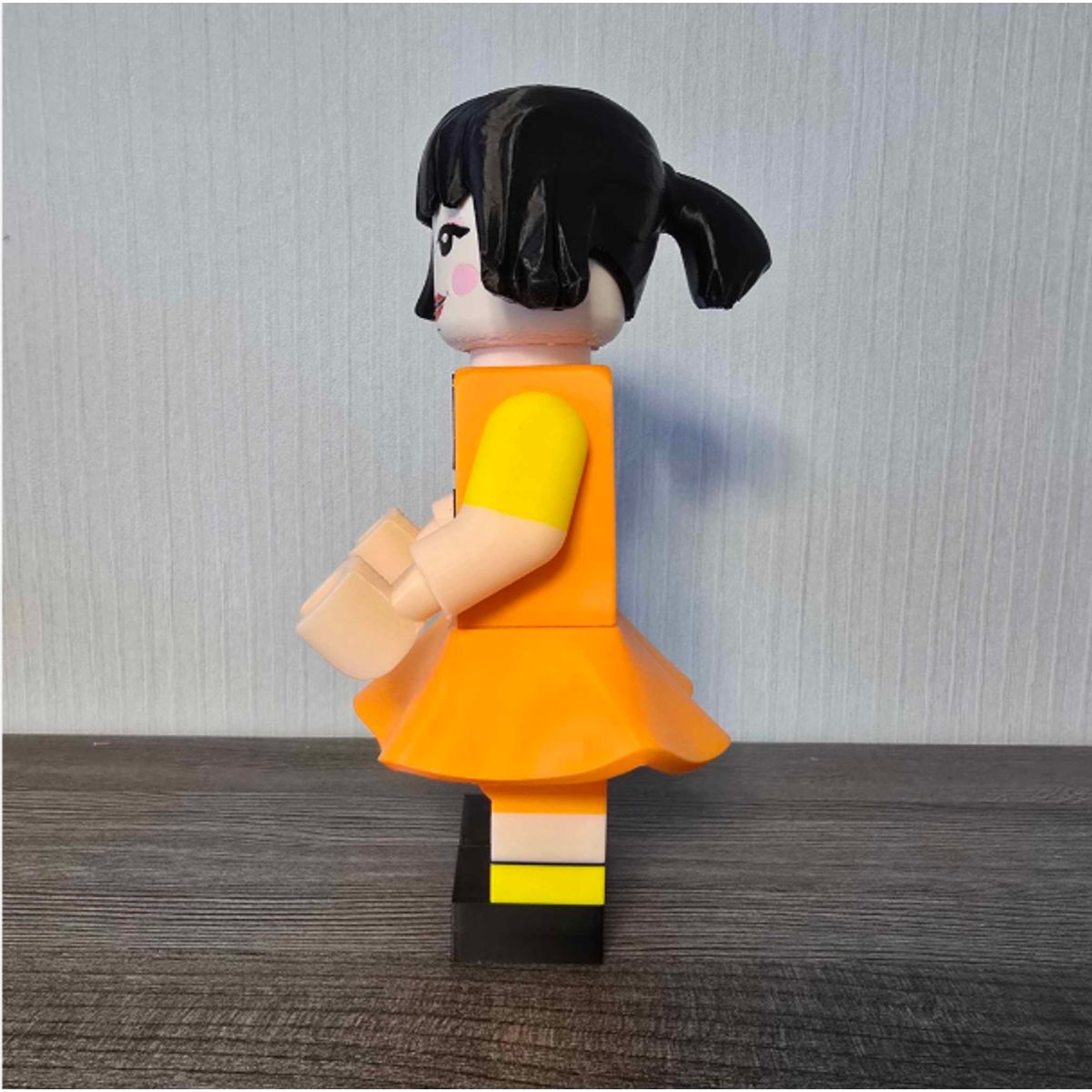 GENERICO - Squid Game Muñeca Young-Hee - Figura decorativa