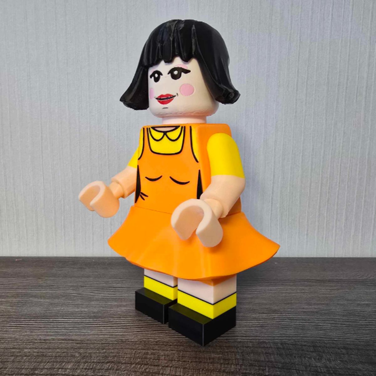 GENERICO - Squid Game Muñeca Young-Hee - Figura decorativa