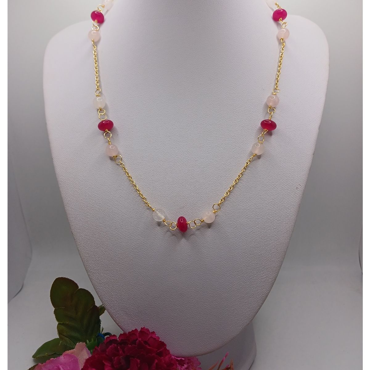 CAT JOYAS - Collar de cuarzo rosa con jade fucsia enchapado en oro