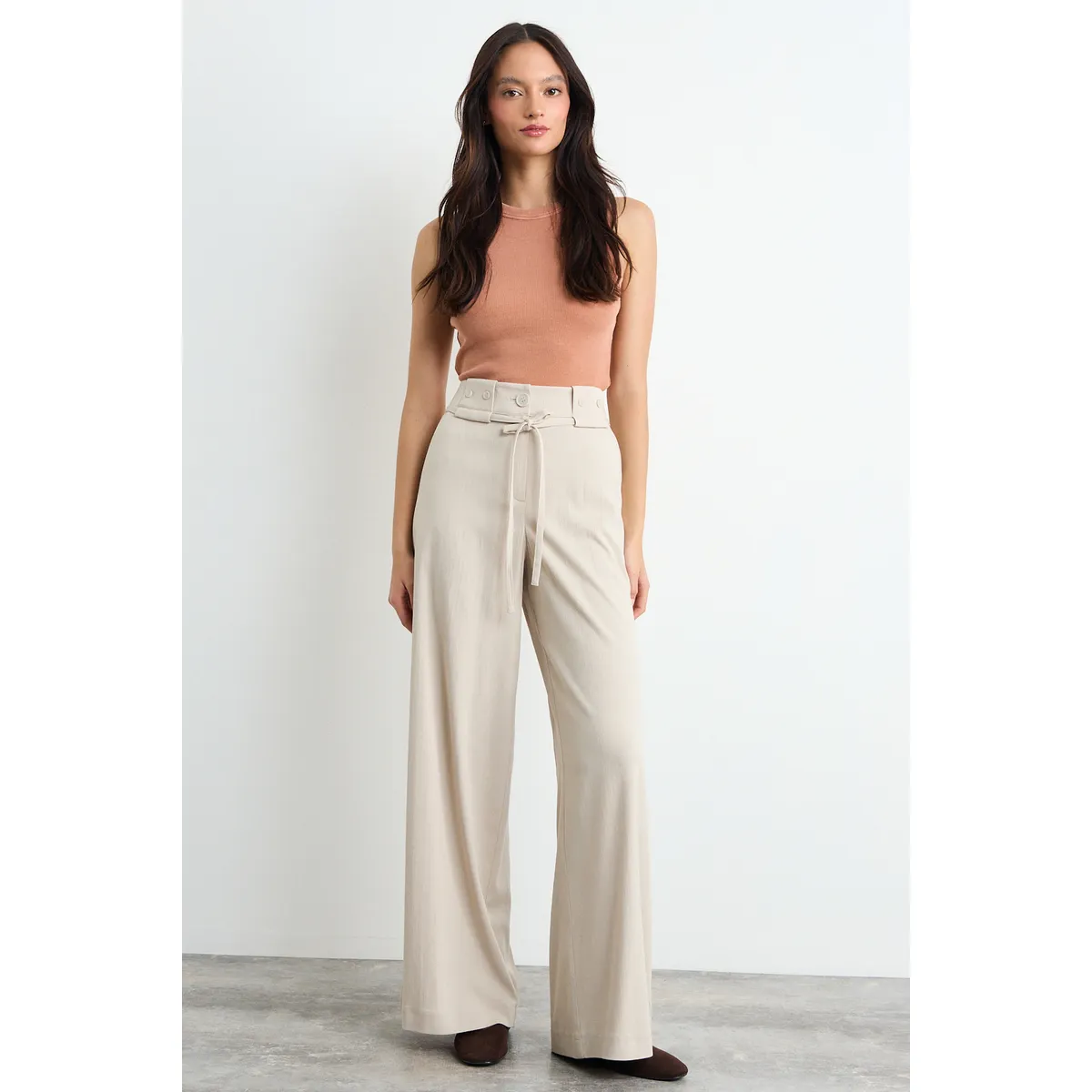 IO - Pantalon Liso Mujer Beige Io