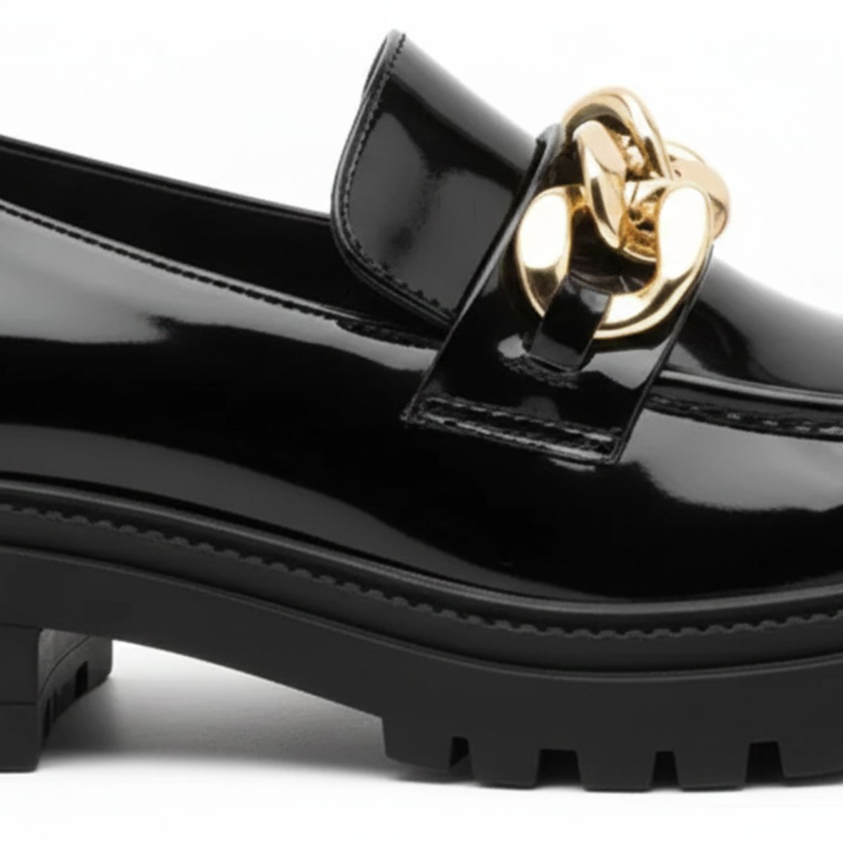 BOVINITA - Mocasín Mujer Charol Negro Con Cadena Oversize Dorada