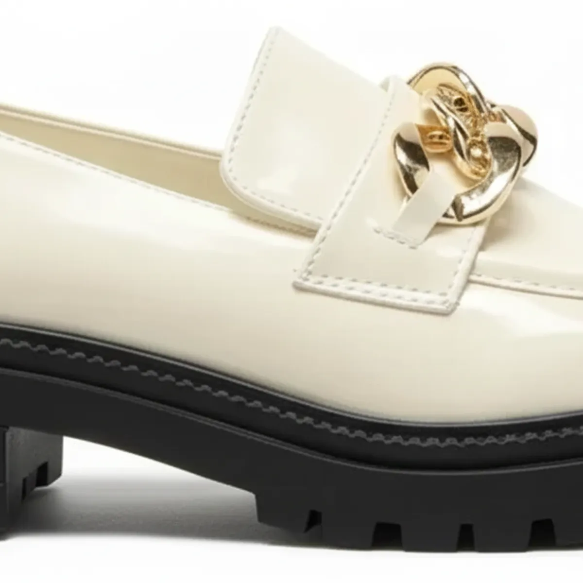 BOVINITA - Mocasines Mujer Beige Charol Cadena Dorada Plataforma Casual