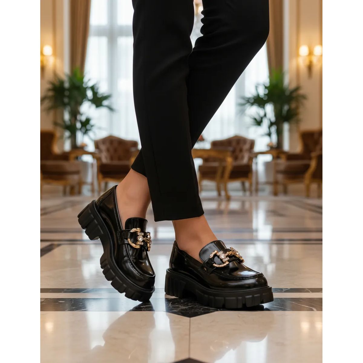 BOVINITA - Mocasín Mujer Negro Charol Plataforma Brillante Alta Oficina