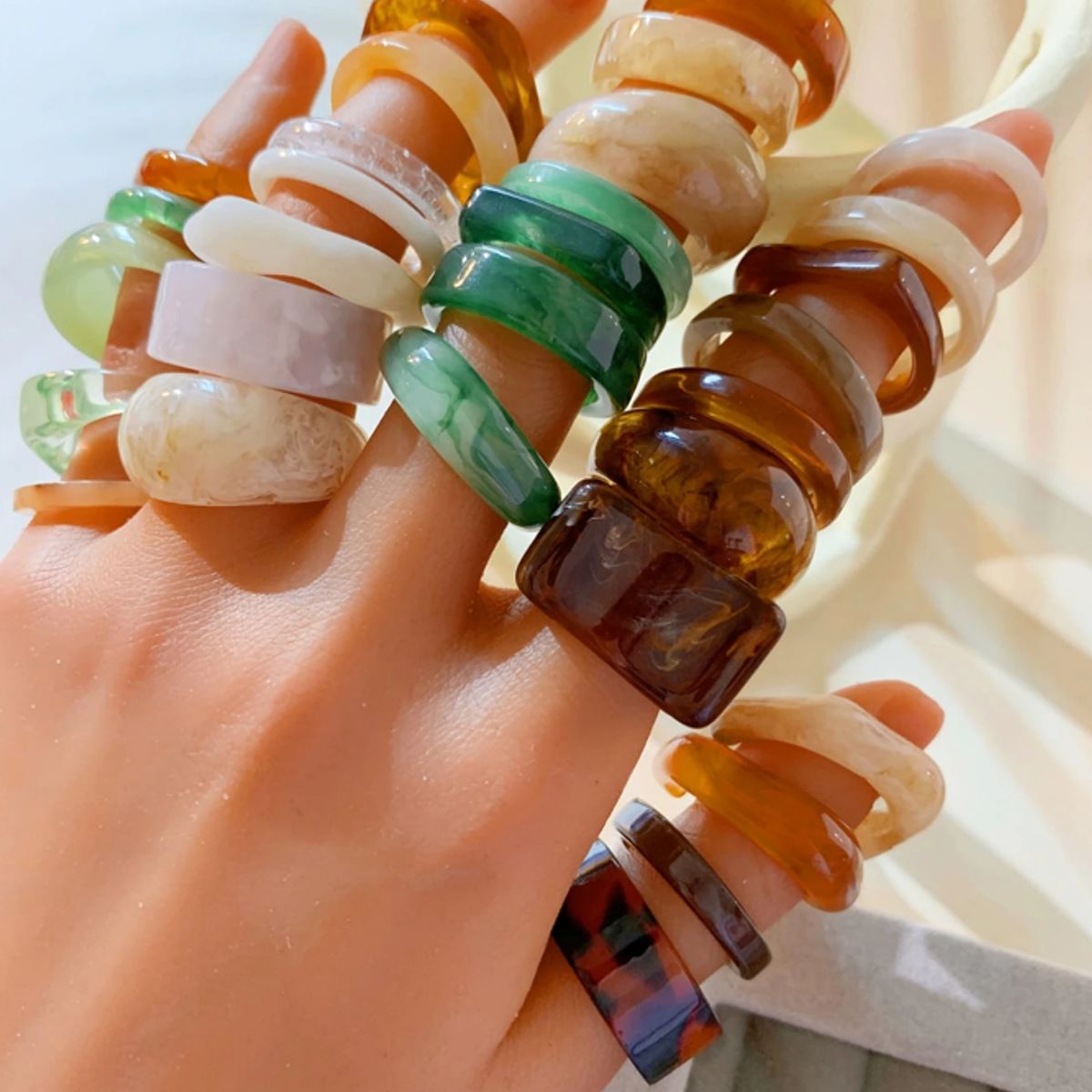 KIRAMA CLOTHING STORE - Anillos de Resina Multicolor