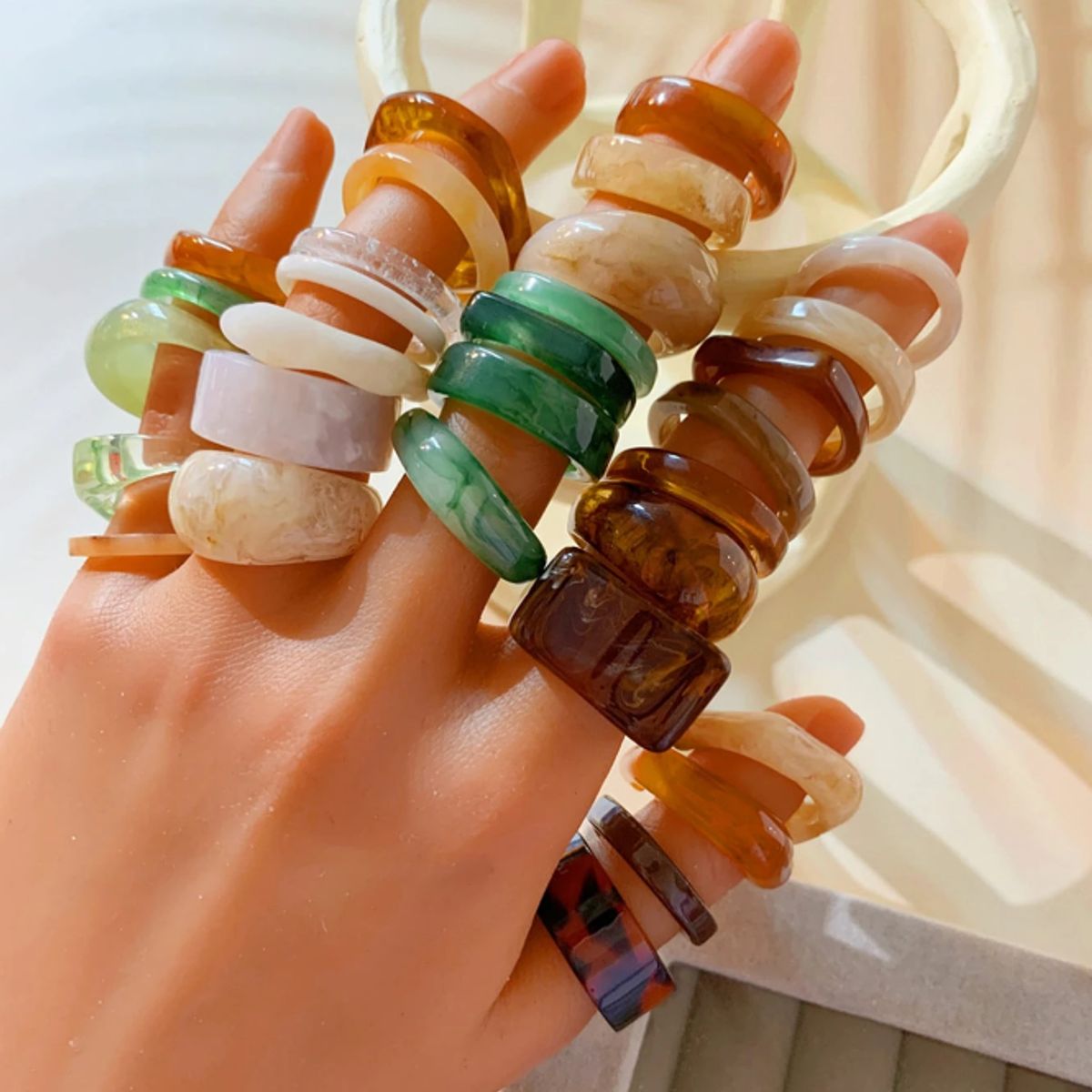 KIRAMA CLOTHING STORE - Anillos de Resina Multicolor