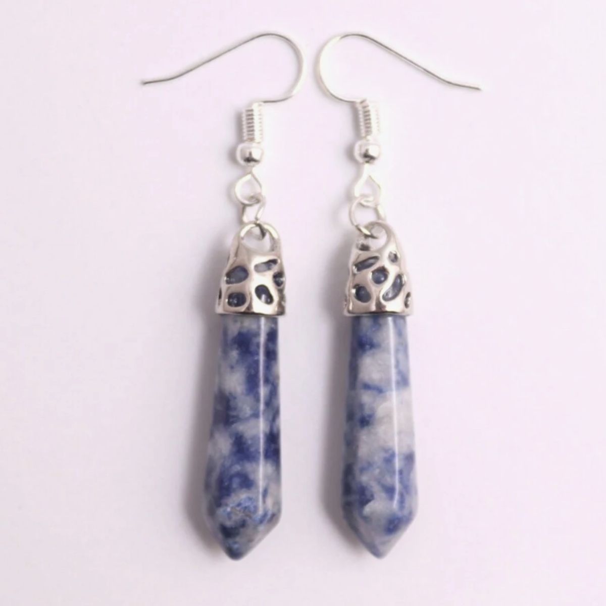 KIRAMA CLOTHING STORE - Pendientes Largos con Piedra Facetada